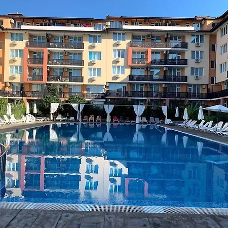 Chateau 2, With Sea View شقة